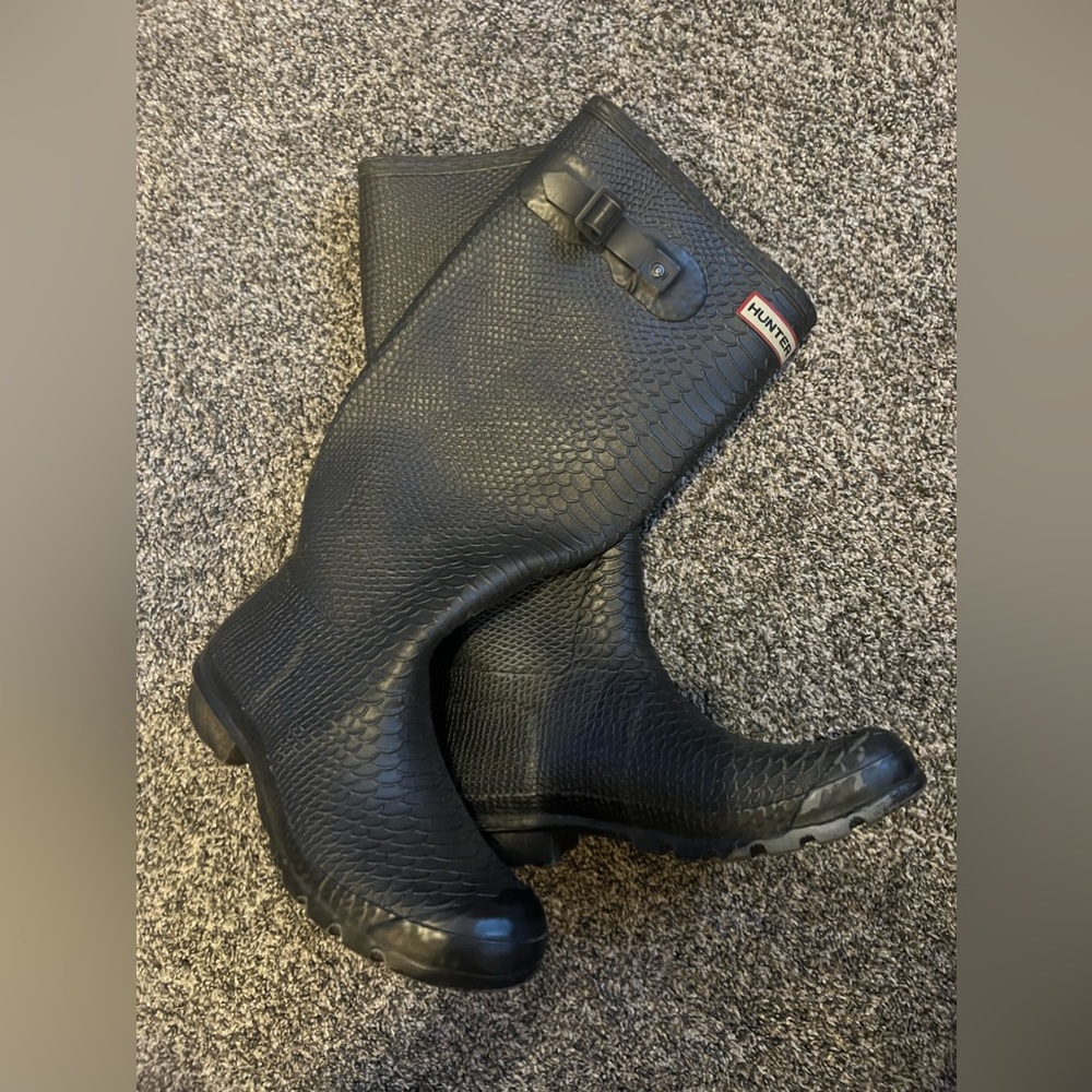 Hunter Tall Carnaby Boa Pewter Snake Print Rain Boots
